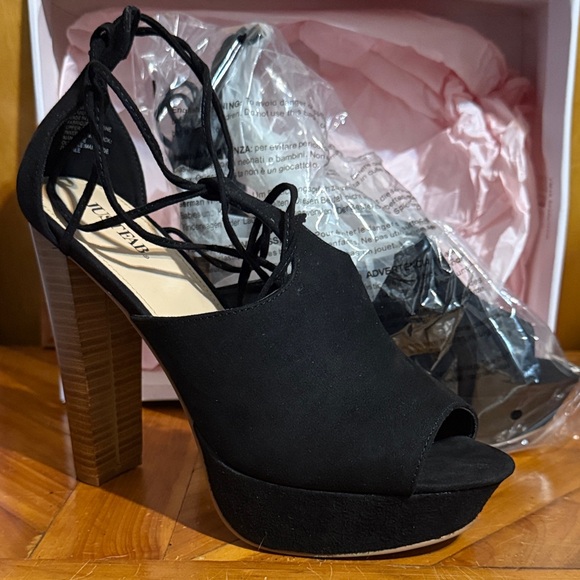 Women’s Elegant Black Platform Heels Size 10 - Picture 1 of 7